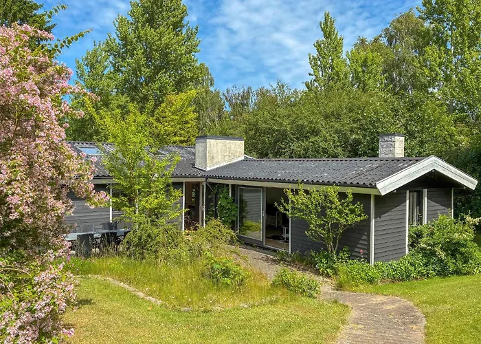 Semesterbostad 3 Bedroom Pet Friendly In *